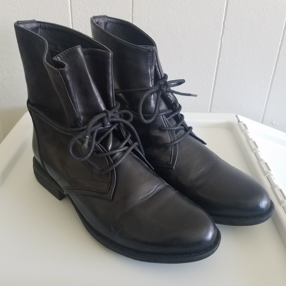 Black Boots w/ Wrap Lace